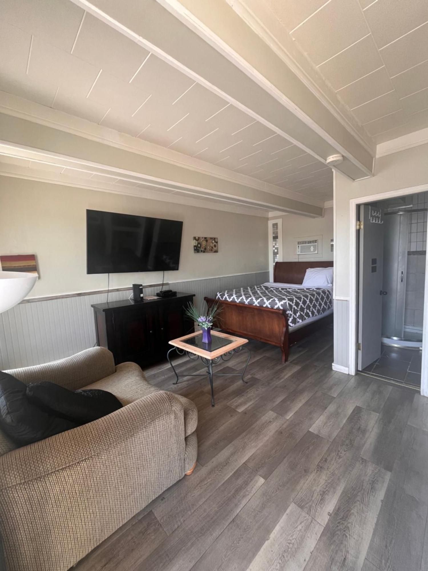Caravan Motel Fort St. John Экстерьер фото