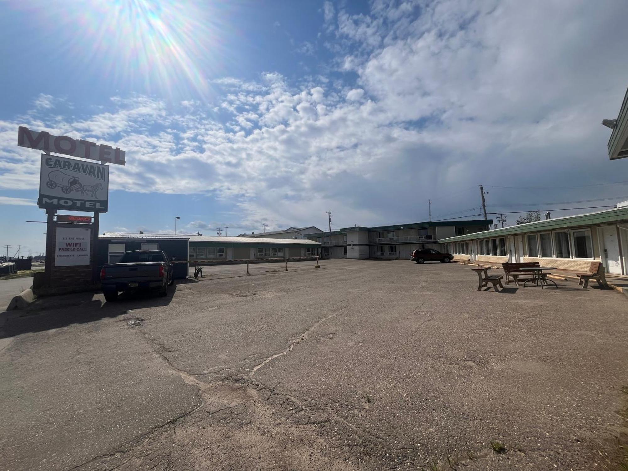 Caravan Motel Fort St. John Экстерьер фото