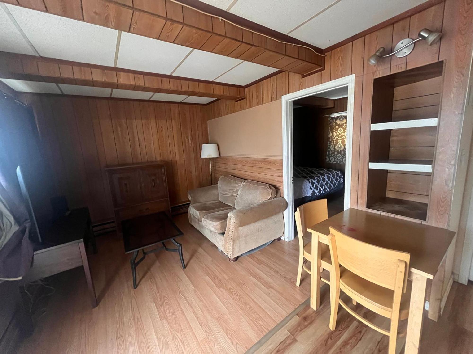 Caravan Motel Fort St. John Экстерьер фото