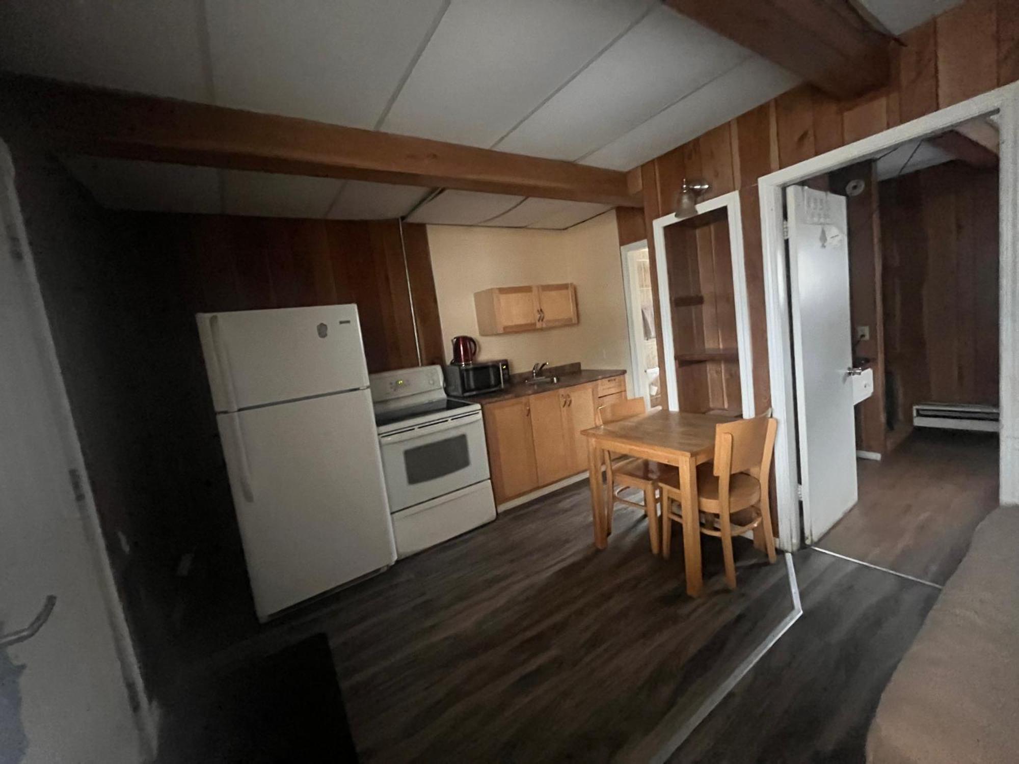 Caravan Motel Fort St. John Экстерьер фото