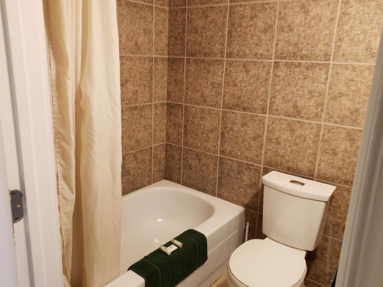 Caravan Motel Fort St. John Экстерьер фото