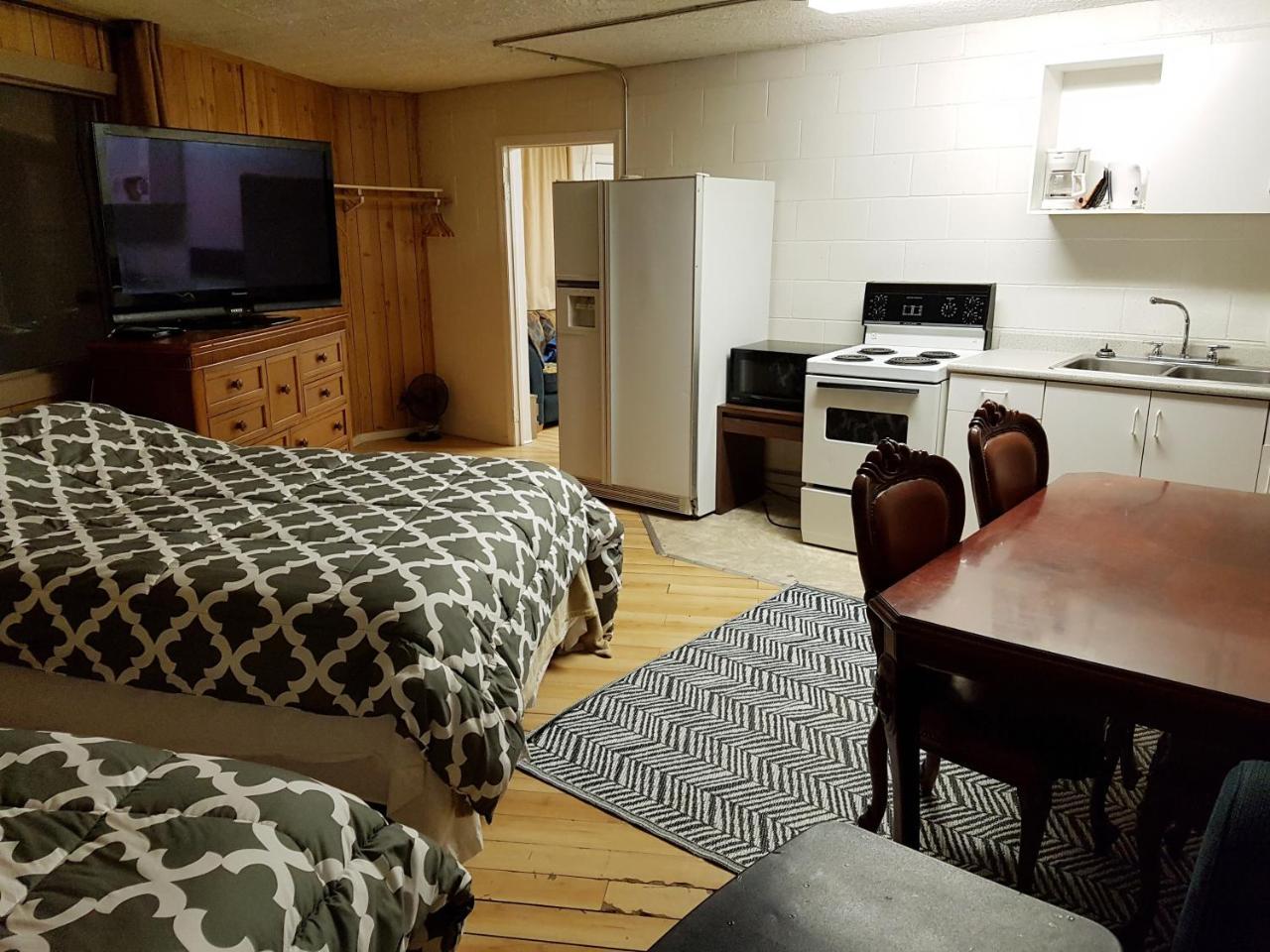 Caravan Motel Fort St. John Экстерьер фото