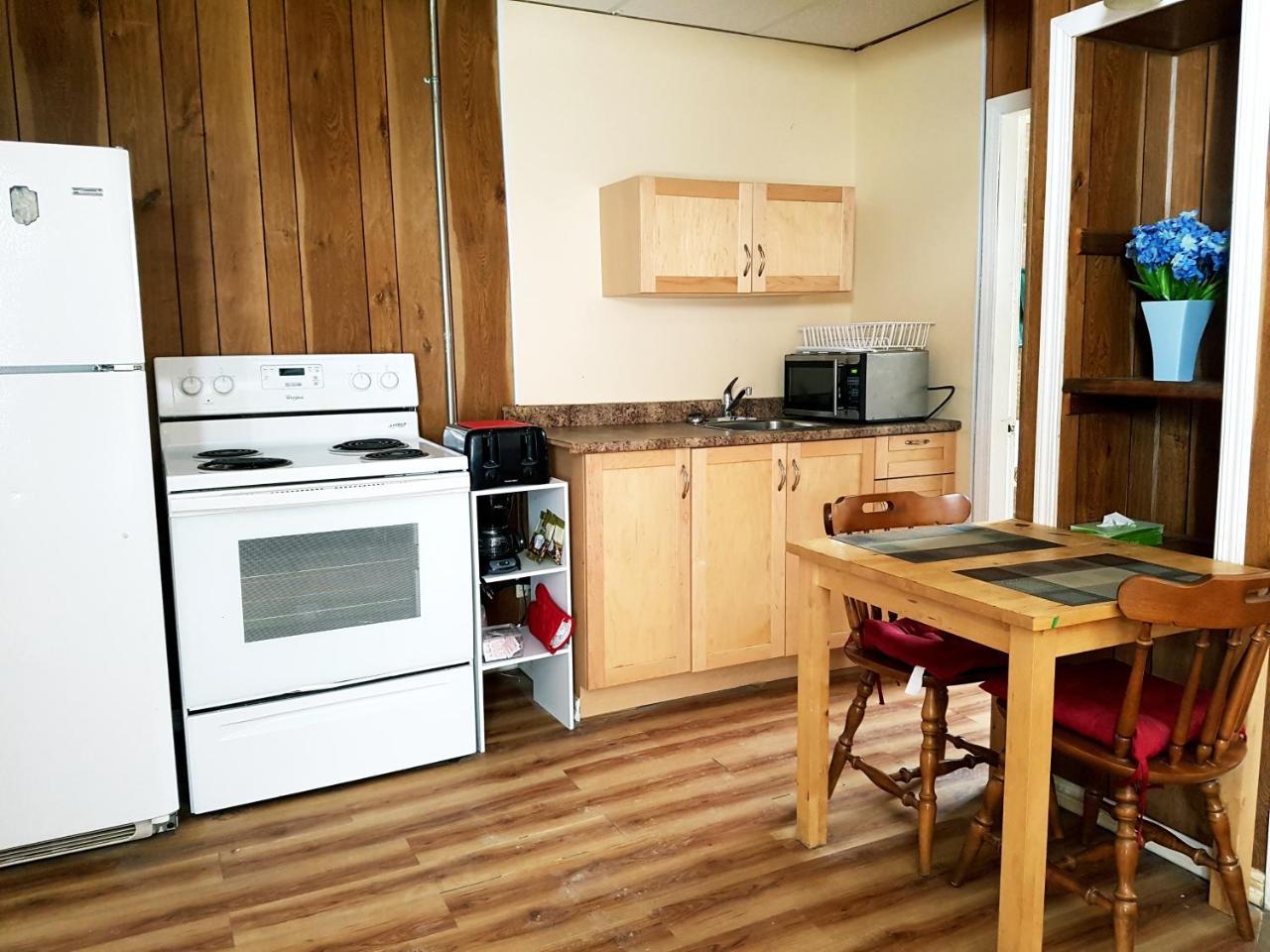Caravan Motel Fort St. John Экстерьер фото