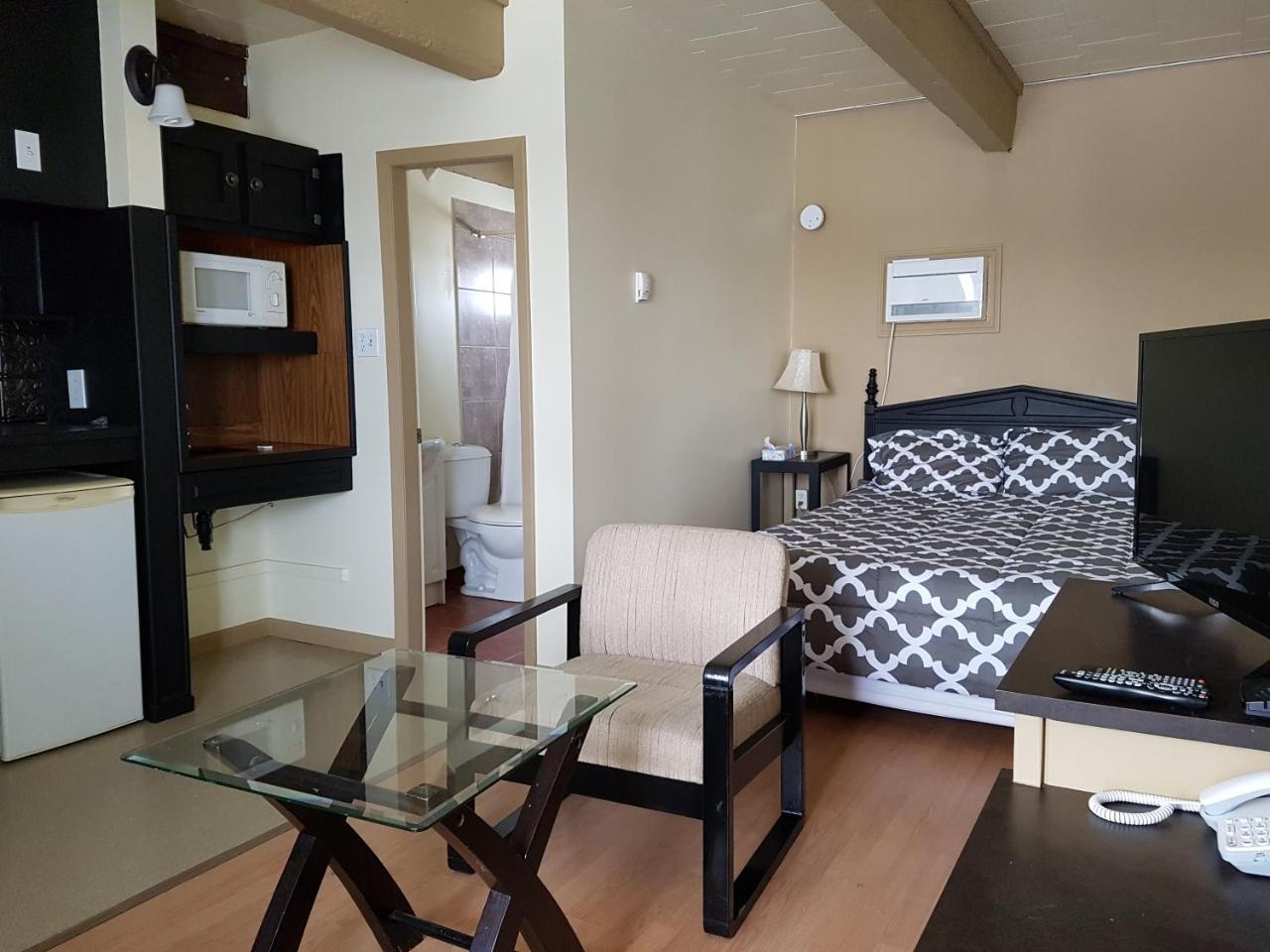 Caravan Motel Fort St. John Экстерьер фото